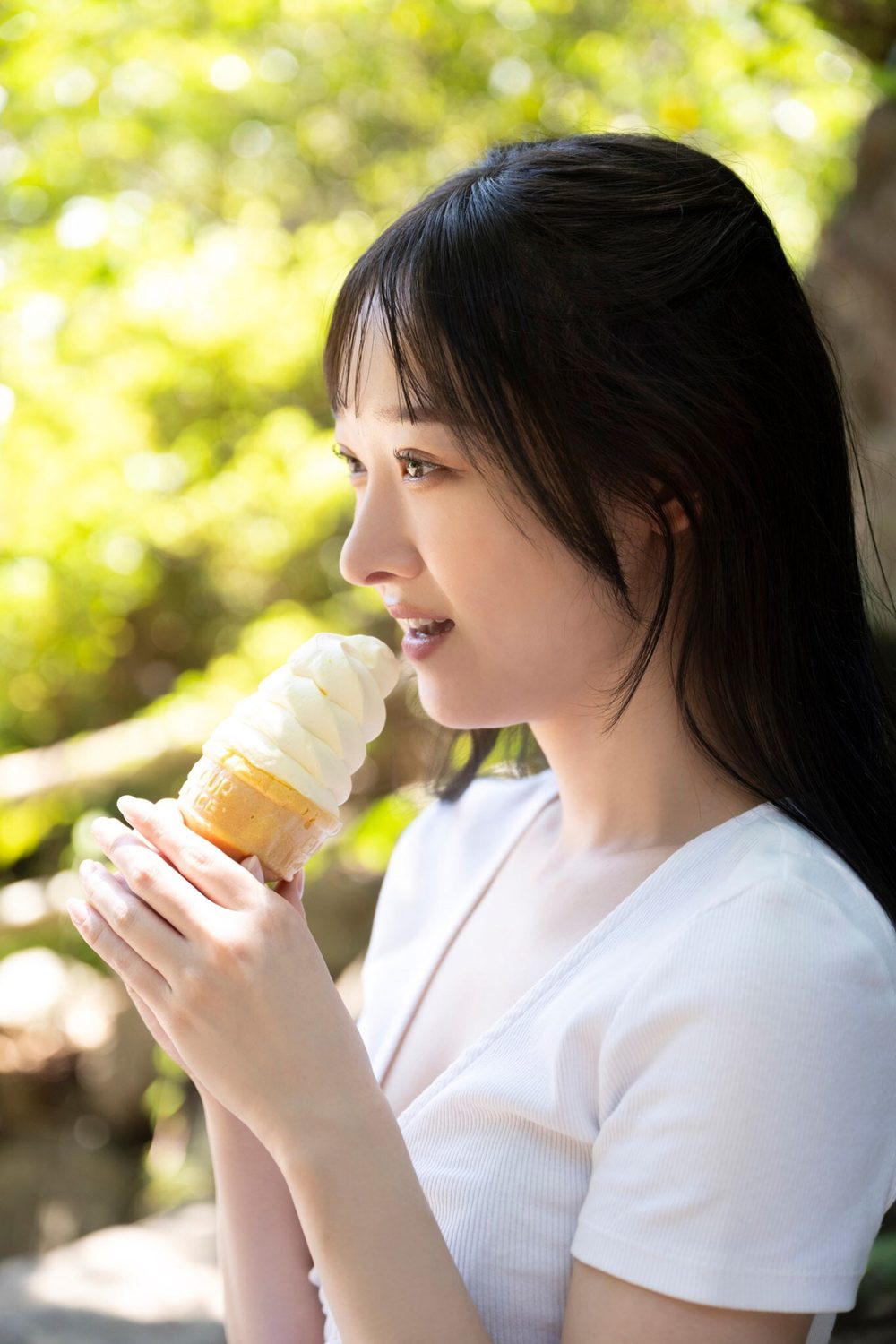 小島瑠那「色気を纏ったラベンダー」SPA！デジタル写真集 試し読み8
