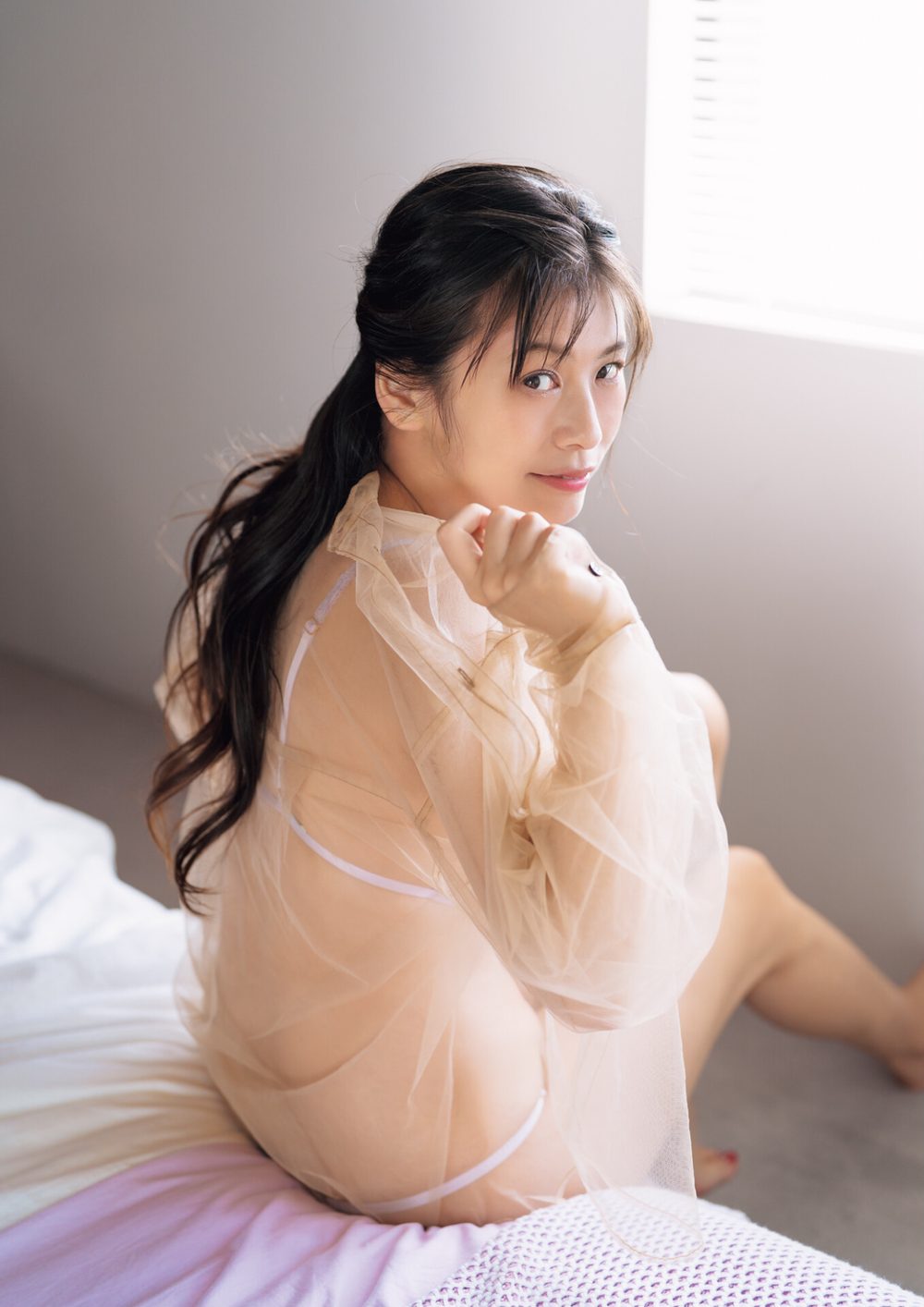小阪由佳写真集 「until the end 〜裸洗〜」 試し読み4