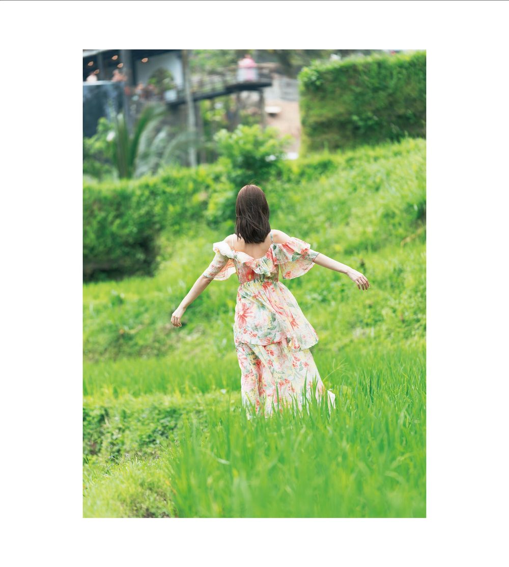 田崎さくら1st写真集 さくらいろ 試し読み3
