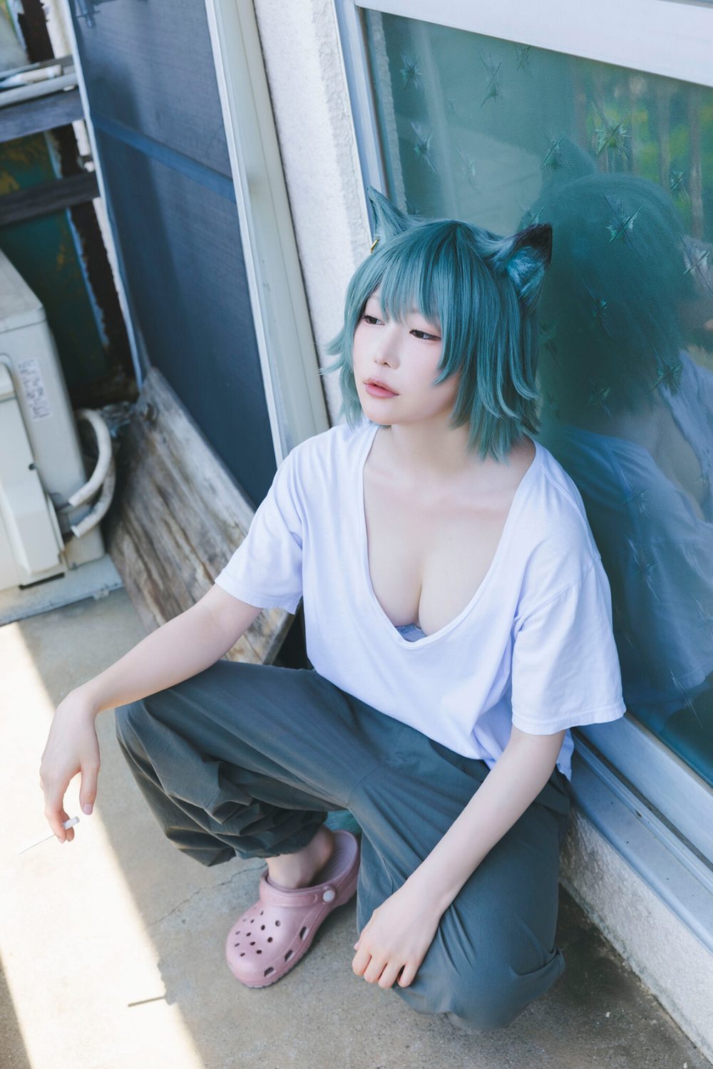 【DMM限定カット付き】篠崎こころ 『ヤニねこ』コラボグラビア 【増量版 全50P】ヤンマガアザーっす！＜YM2026年34号未公開カット＞ ヤンマガデジタル写真集 試し読み3