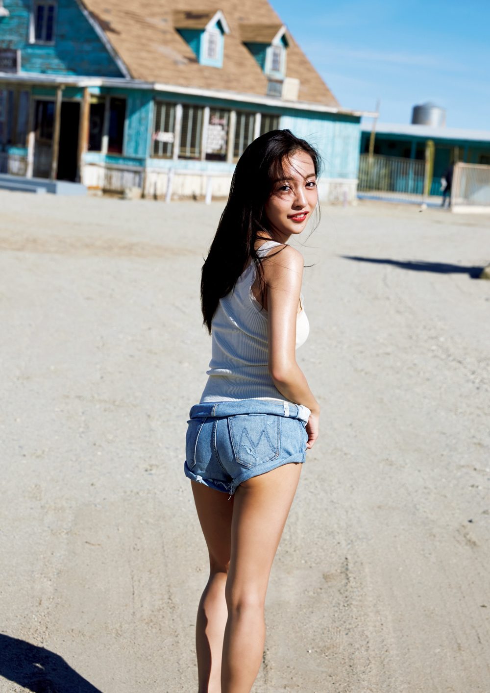 板野友美 写真集 「Wanderer」 試し読み5