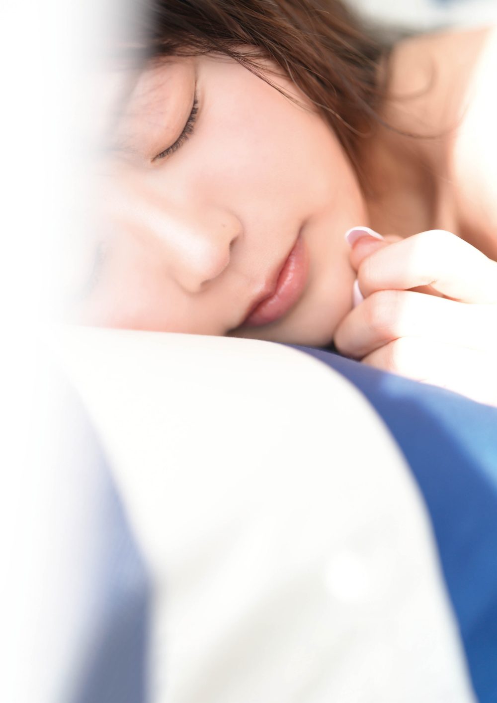 白瀬あかり1st写真集 妄惑 試し読み3